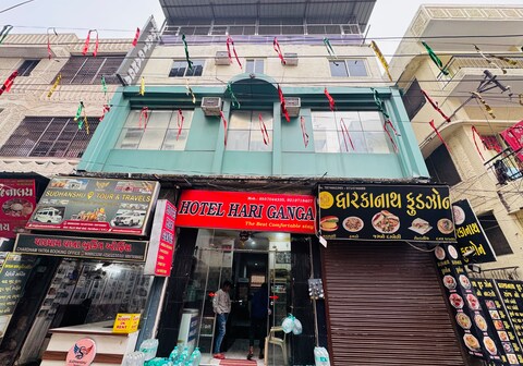 Hotel Hari Ganga @Harkipauri Road