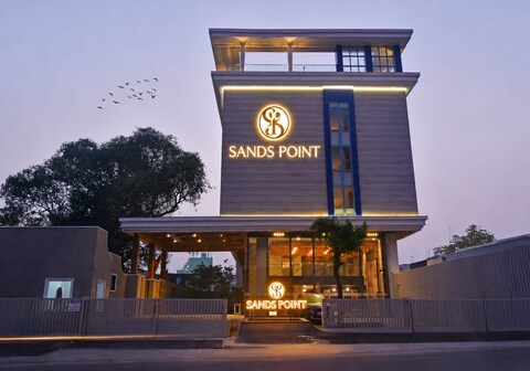 Sands Point