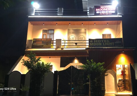 Hotel Moon Light