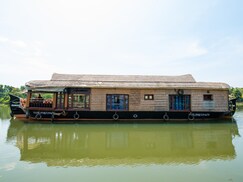OYO 22118 Houseboat Swan 2 Bhk Private, Alleppey OYO 22118 Houseboat Swan 2 Bhk Private, Alleppey