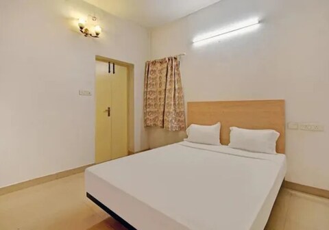 FabHotel Disha Inn