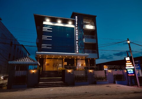 Hotel Padman Plaza