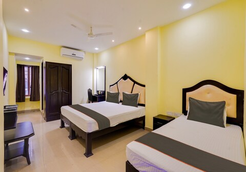 Collection O Al Noor Residency