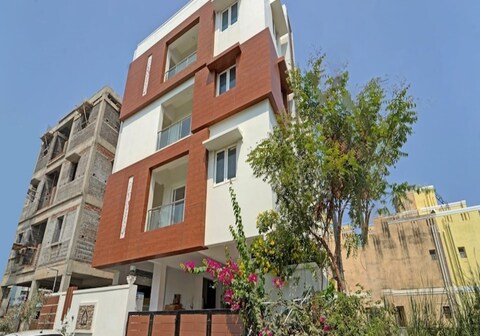 Pavis Service Apartment