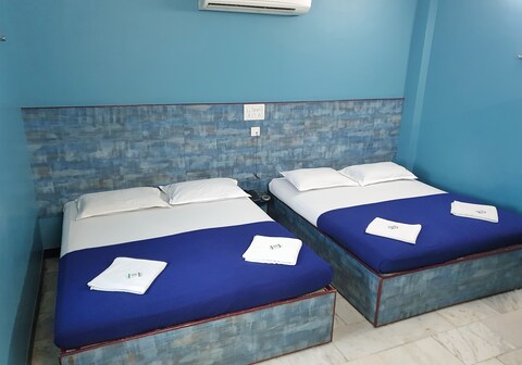 SM Mansion near Harbour & High court