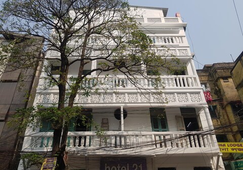 HOTEL 21 (GUEST HOUSE)