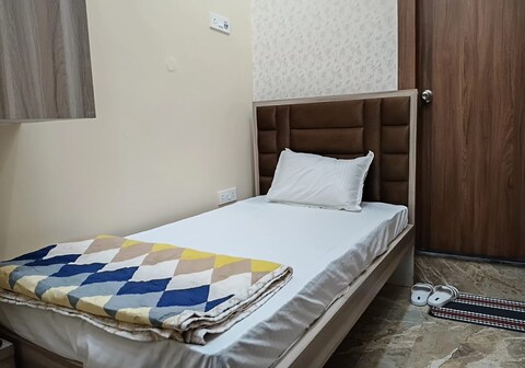 MARQUIS LUXE GUEST HOUSE
