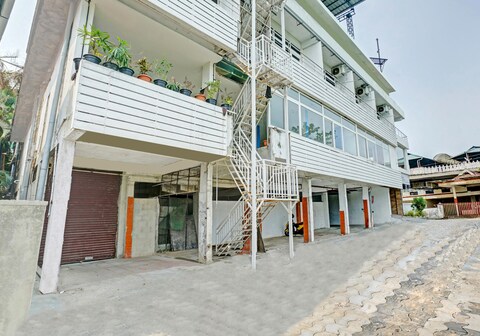 OYO Vazhakkala Residency