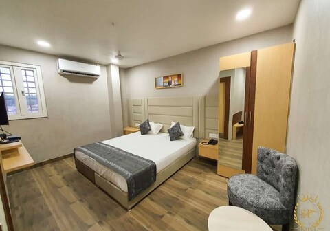 HOTEL SHAAN-E-PUNJAB