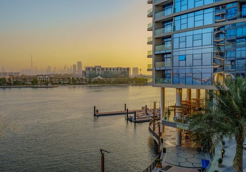 Hilton Dubai Creek Hotel & Residences