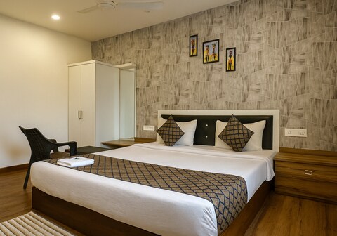 Hotel Seasons