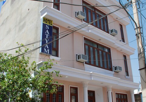 Hotel Satyam