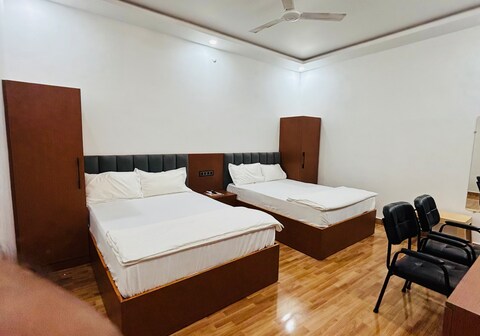 Hotel Manas