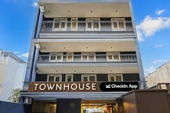 Super Townhouse Oak Udyog Vihar, Gurgaon Super Townhouse Oak Udyog Vihar, Gurgaon