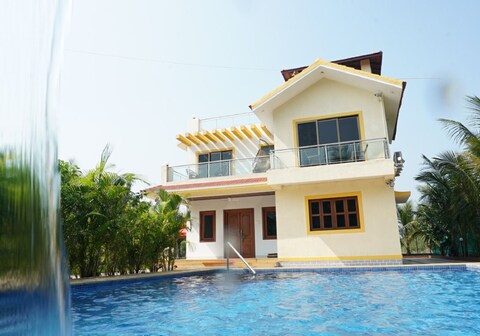 paradisio villa 4BHK With PvtPool