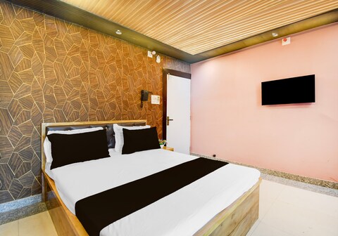 Collection O Tarapith Railway Junction Formerly Newtown Park