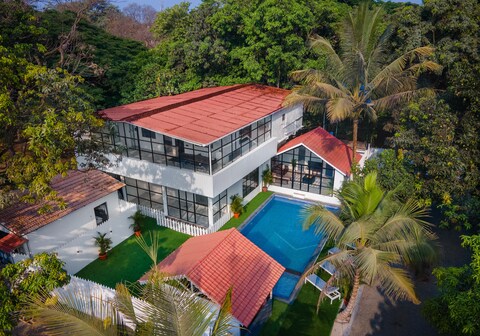 EKOSTAY - White Oak Villa