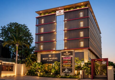 Hi 5 Hotel & Experience