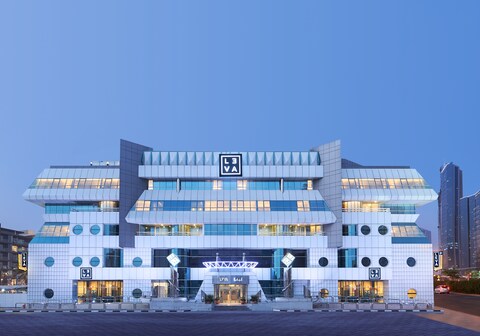 LEVA Hotel and Suites Opposite Downtown