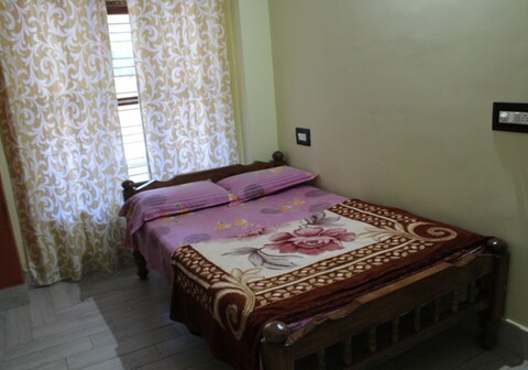 Lahari Homestay