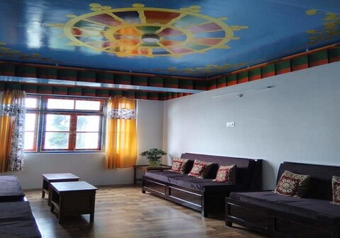 Kuenkhang Homestay