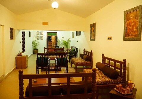 Hotel Tanjore Inn