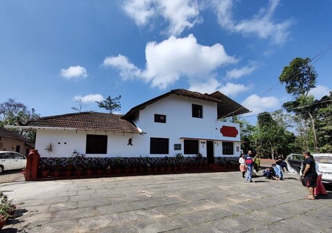 GD's Bungalow by Dazzle Destinations | Villa in Chikmagalur