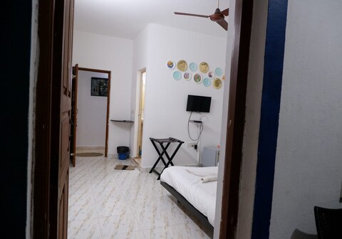 Flora Villa Candolim Beach