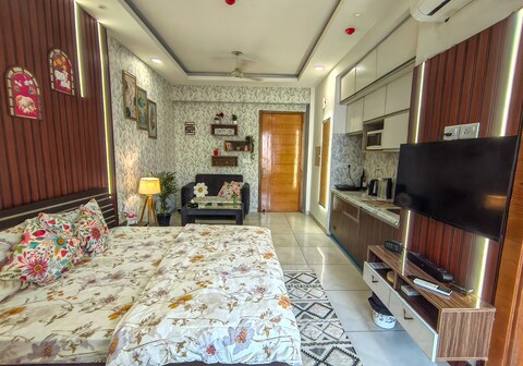 Cloud 10 Studios, Elevated Living with a View