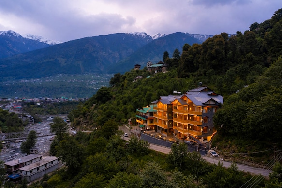 REGAL RETREAT INN