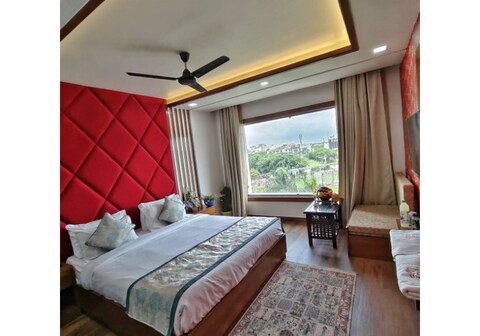 HOTEL RICH GRAND NEAR TAJ MAHAL