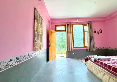 Tripodas House - Tapovan