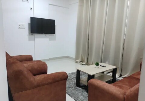 Self Service 1BHK Apartment 101 High Speed Net