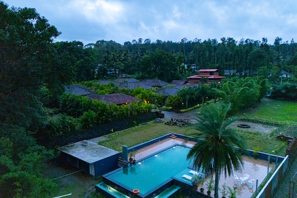 Clover Resort Pet Friendly Pool Resort by VOYE HOMES