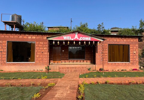 Green Heaven River Side Resort and Villa