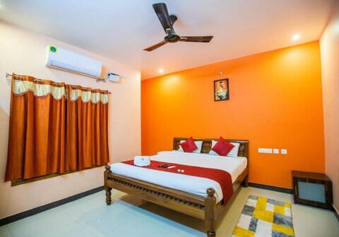 Sri Balaji's Villa and Residence | Rooms & Caretaker