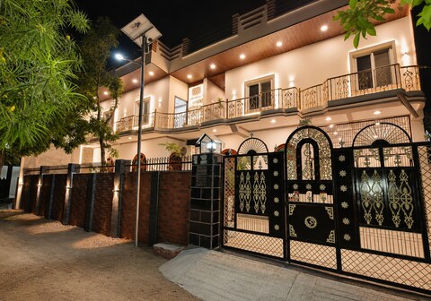 Aadvik Residency