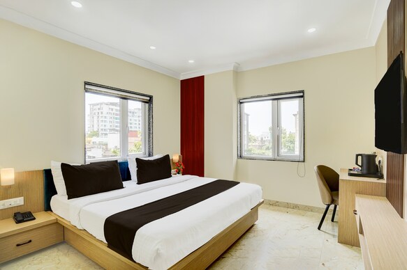 Townhouse Oak Banaras Central Railway Junction Formerly Sri Hari Inn
