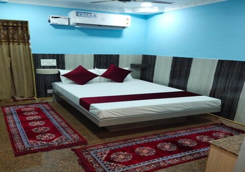 Chakravarthy Holidays