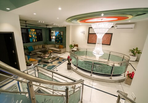 Luxurious 6BHK duplex in the Heart of Pink City