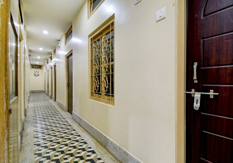 Hotel O Gajraj