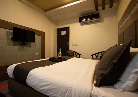 Collection O GIDC Naroda Formerly Hotel Eknath