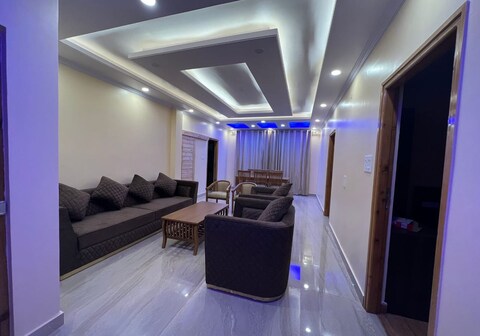 Superb Luxury Three Bed Apartment B&B