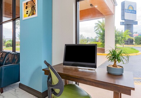 Days Inn by Wyndham N Orlando/Casselberry