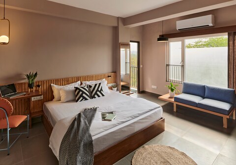 Minimalist Poshtel & Suites @HauzKhas