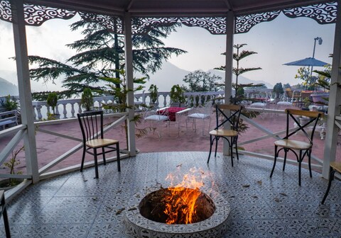 Arvelia Colonial Manor - Luxe by Da Alohas.