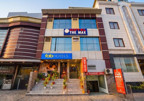 FabHotel The Max