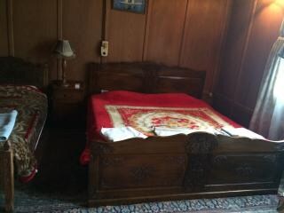 Houseboat Queen of Shiba