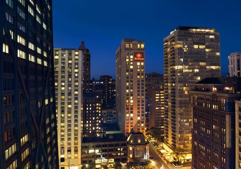 Hilton Chicago/Magnificent Mile Suites