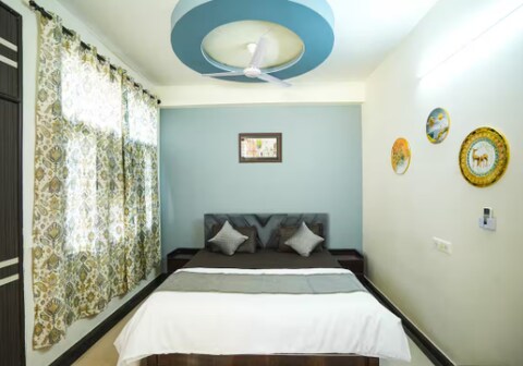 Palm Studios - UNIT 101